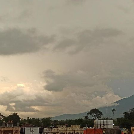 Aur Kuning Hostel Syariah Bukittinggi Bagian luar foto